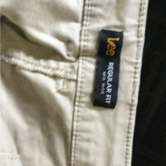 LEE WOMEN’S REGULAR FIT CHINO WALKSHORT. SIZE 10 - Picture 6 of 9